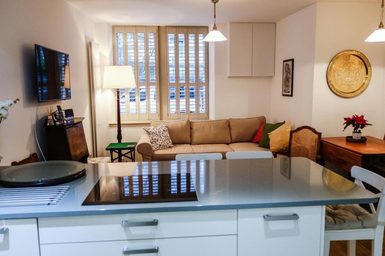 Quiet Ground Floor Mews Flat And Parking Apartment เอดินบะระ ภายนอก รูปภาพ