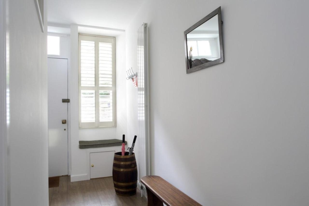 Quiet Ground Floor Mews Flat And Parking Apartment เอดินบะระ ภายนอก รูปภาพ
